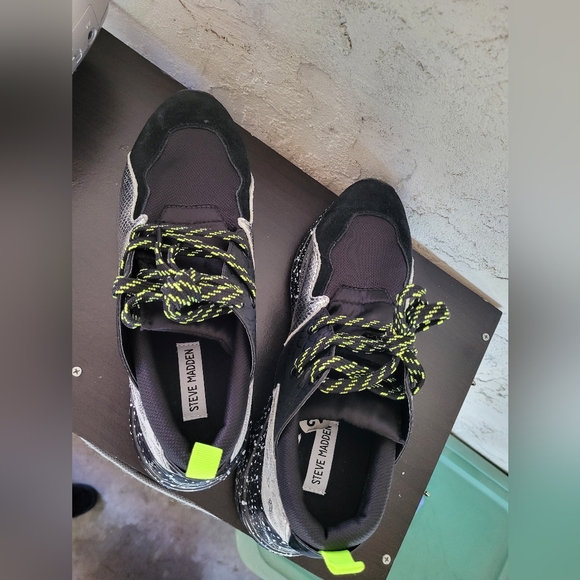 NWOT Steve Madden Ridge Sneakers - Picture 4 of 6